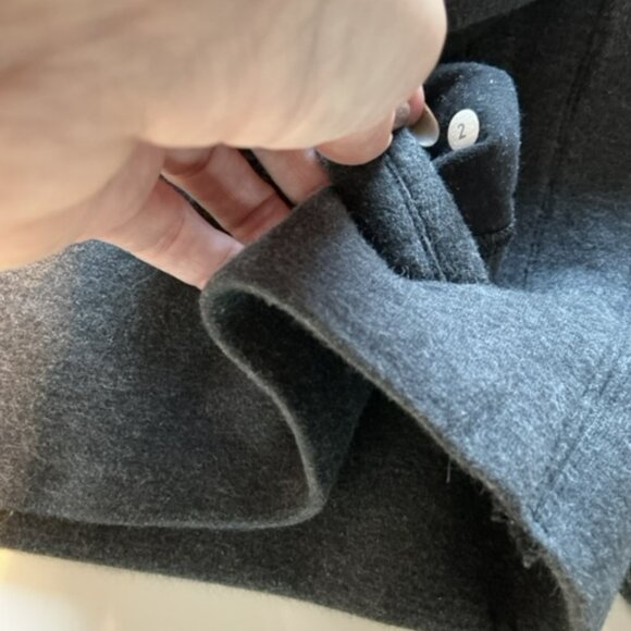 Lululemon NWOT grey scuba crop top with open neck, fleecy, long sleeve size 2 - Picture 4 of 8